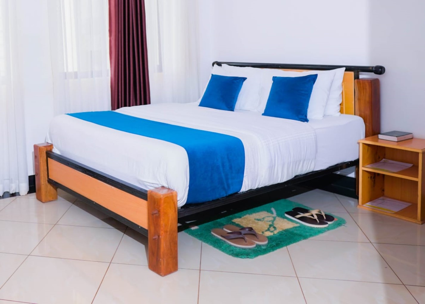 Elsa hotel single room